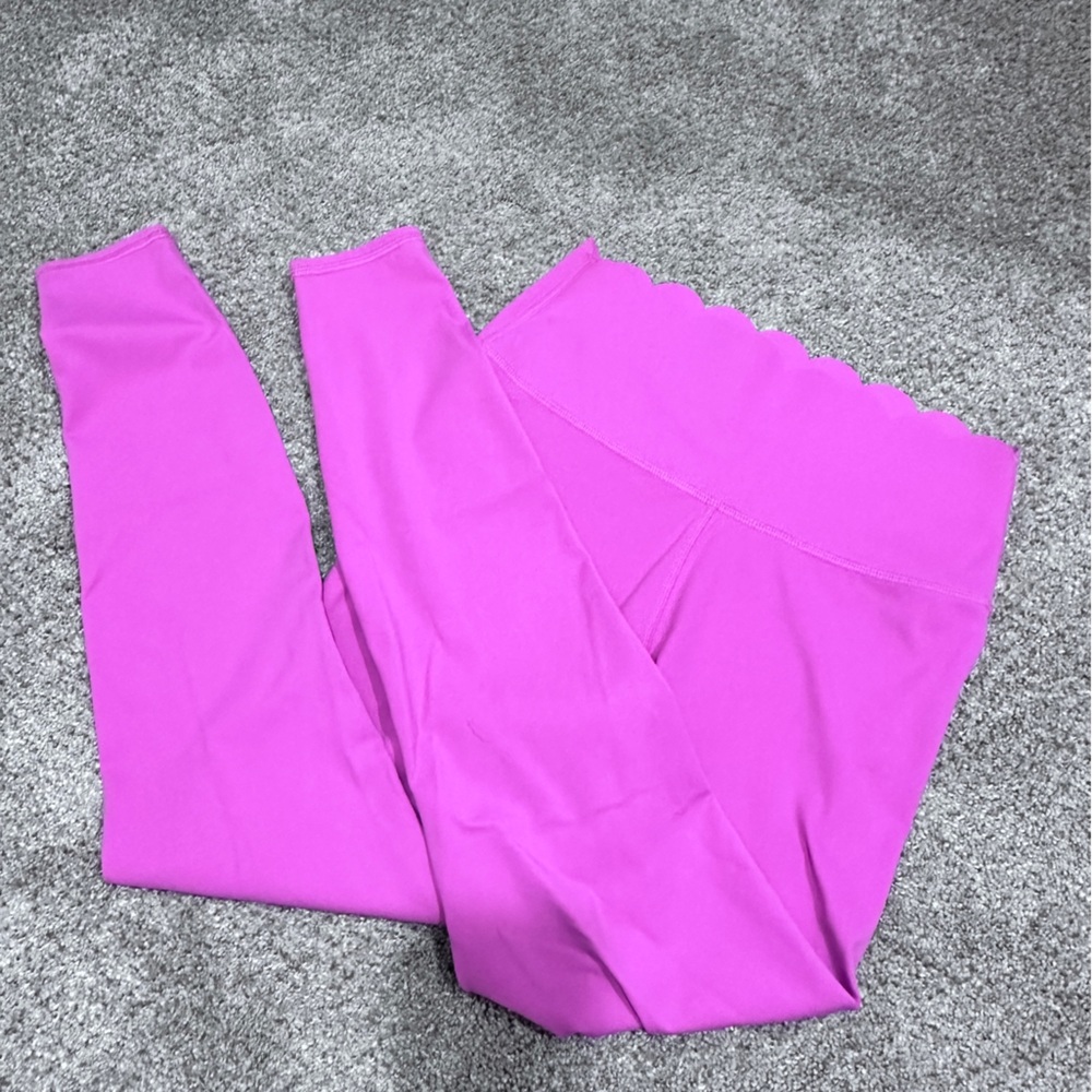 Joy lab scallop trim leggings
